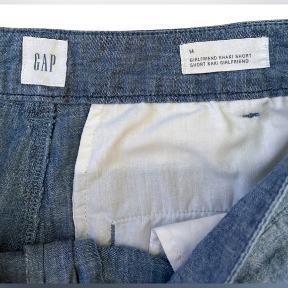 GAP, High Rise 4" Khaki Girlfriend Shorts, Size 14, Blue Chambray - Picture 2 of 10